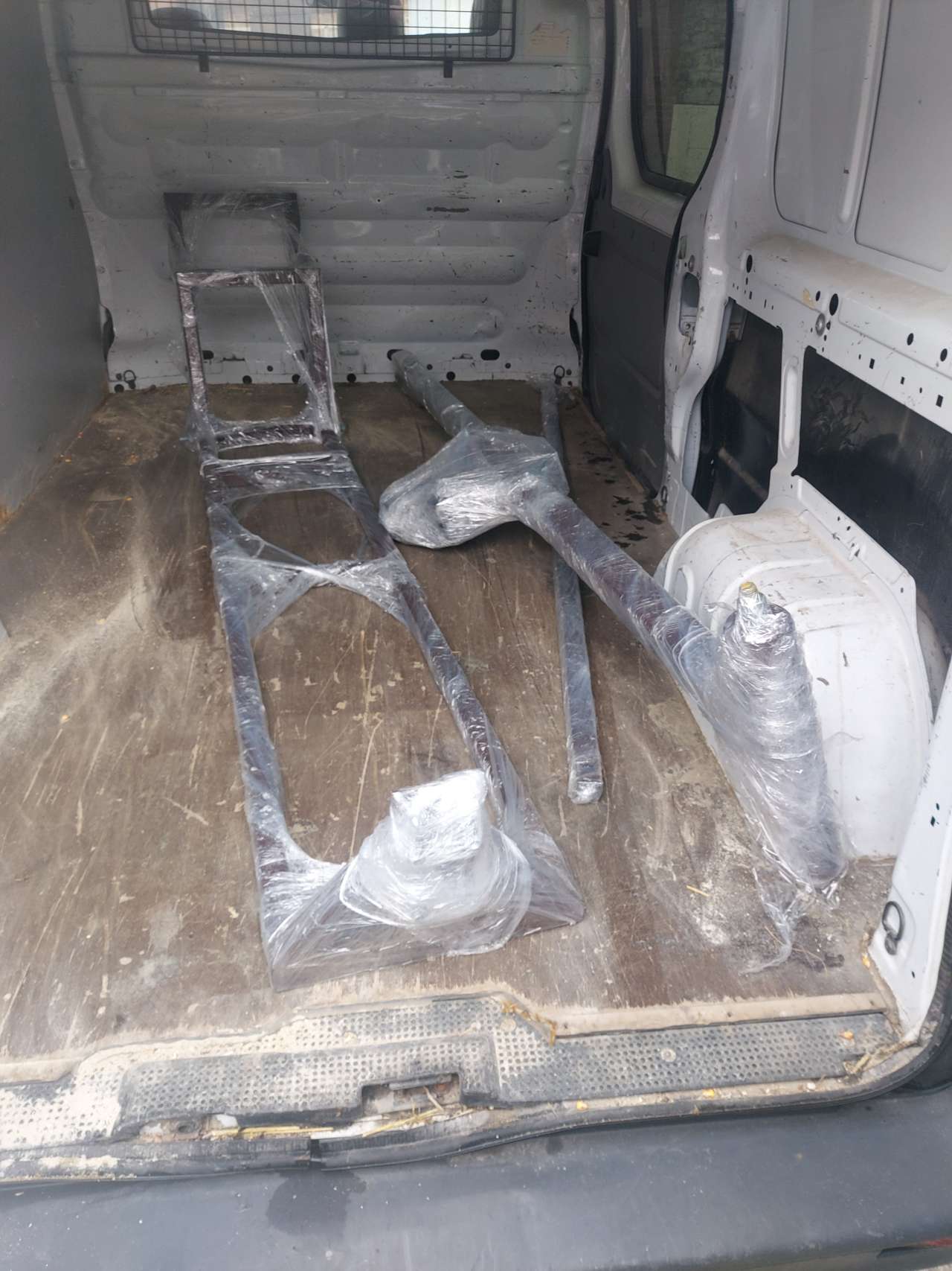 Rama stalowa w 3 elementach